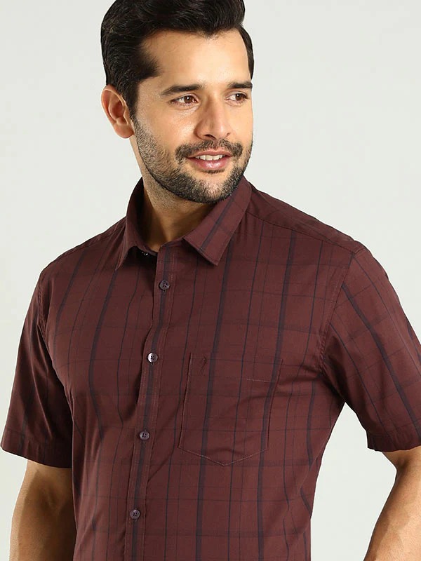 Indian Terrain Men's Regular Fit Half Sleeve Checkered Brown Shirt